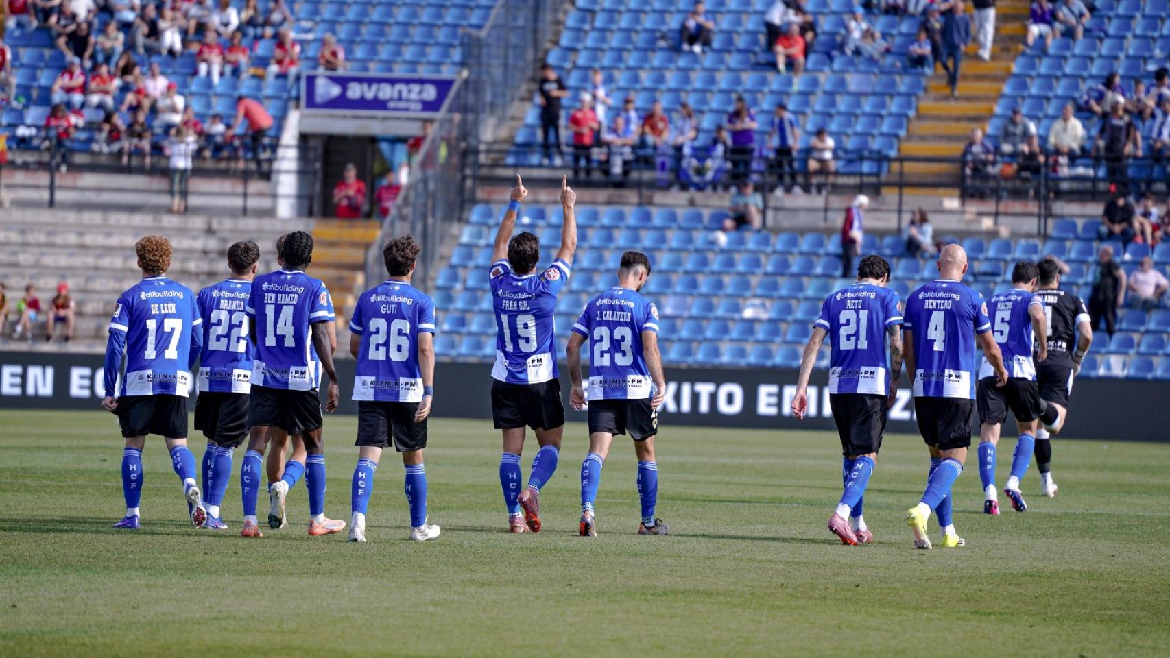 El equipo durante uno de los partidos de la temporada en el Rico Pérez.