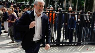 El presidente de Canarias, Fernando Clavijo, a su llegada este jueves al Ministerio de Sanidad, este jueves en Madrid, para su reunión con los ministros de Sanidad, Mónica García, y Política Territorial, Ángel Víctor Torres.