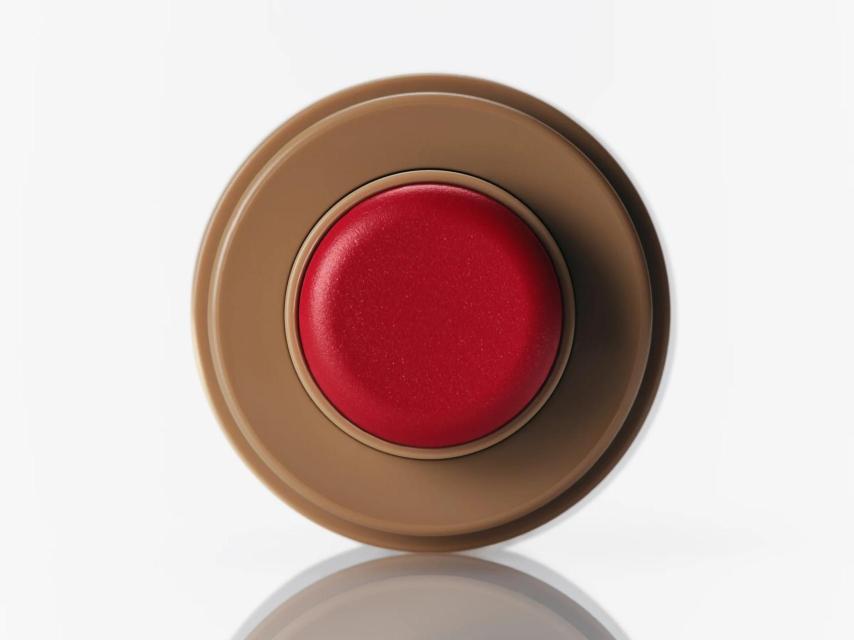 Pocket Blush de Rhode, la firma de Hailey Bieber, en el tono Candy apple, un producto perfecto para aplicar en labios y mejillas.