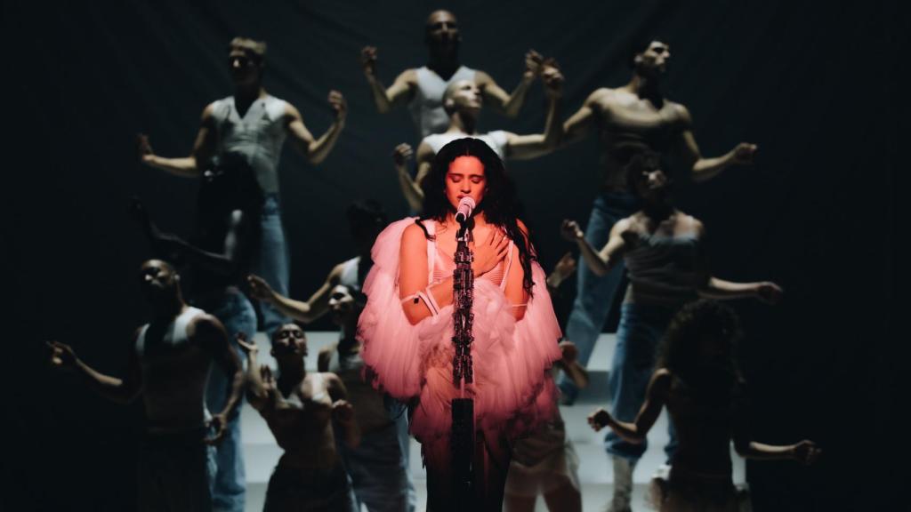 La puesta en escena de 'LUX' es apoteósica.