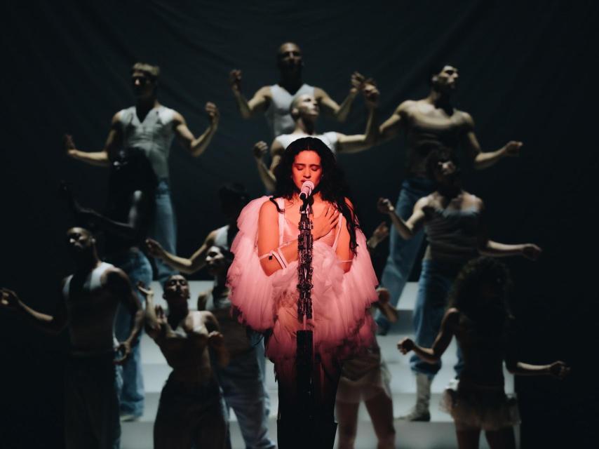 La puesta en escena de 'LUX' es apoteósica.