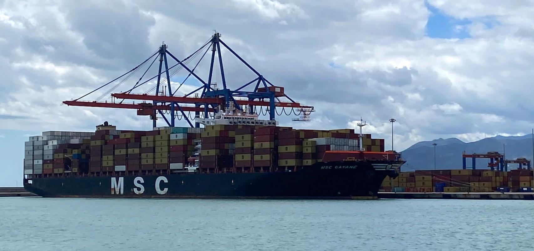 Imagen de un barco de MSC en el puerto de Málaga.
