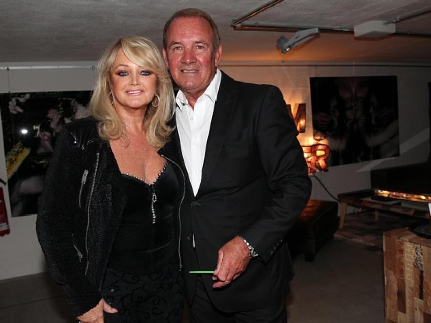 La cantante posa con su marido Robert Sullivan.
