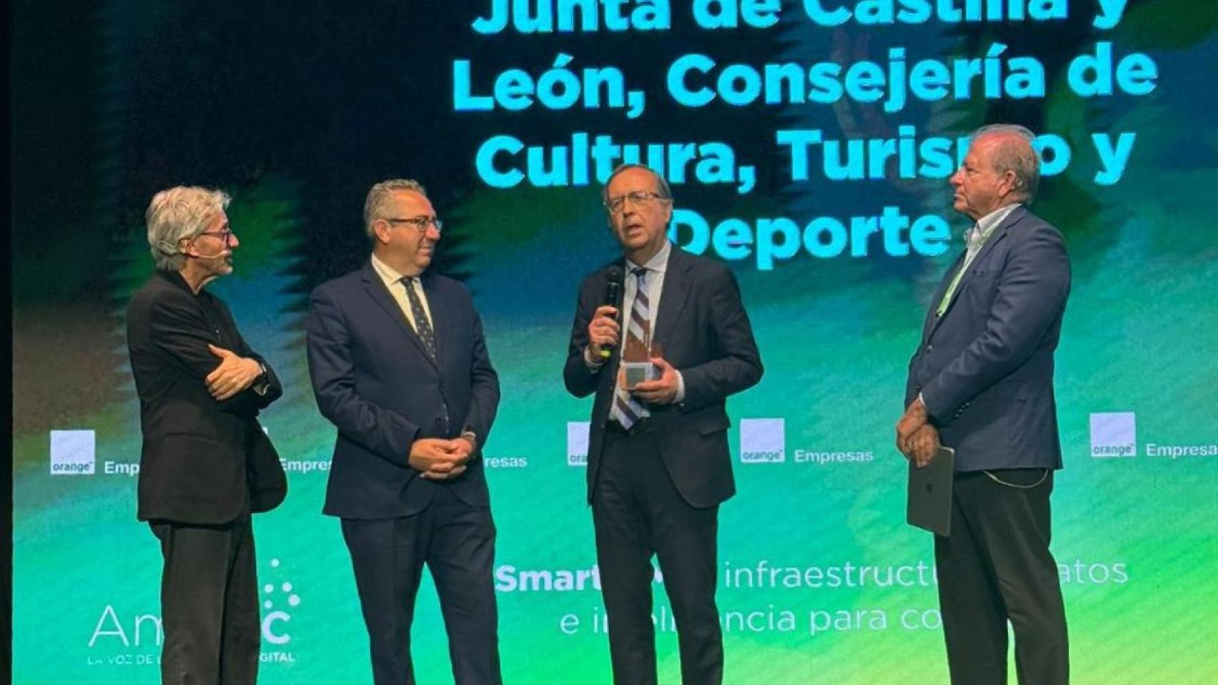 Premio recogido por el director general de Turismo de la Junta de Castilla y León, Ángel González, en representación del Ejecutivo autonómico.