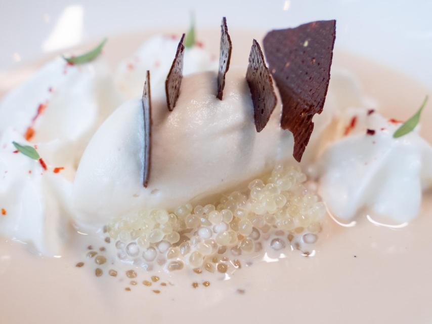 El postre de Clos con perlas de caviar cítrico.