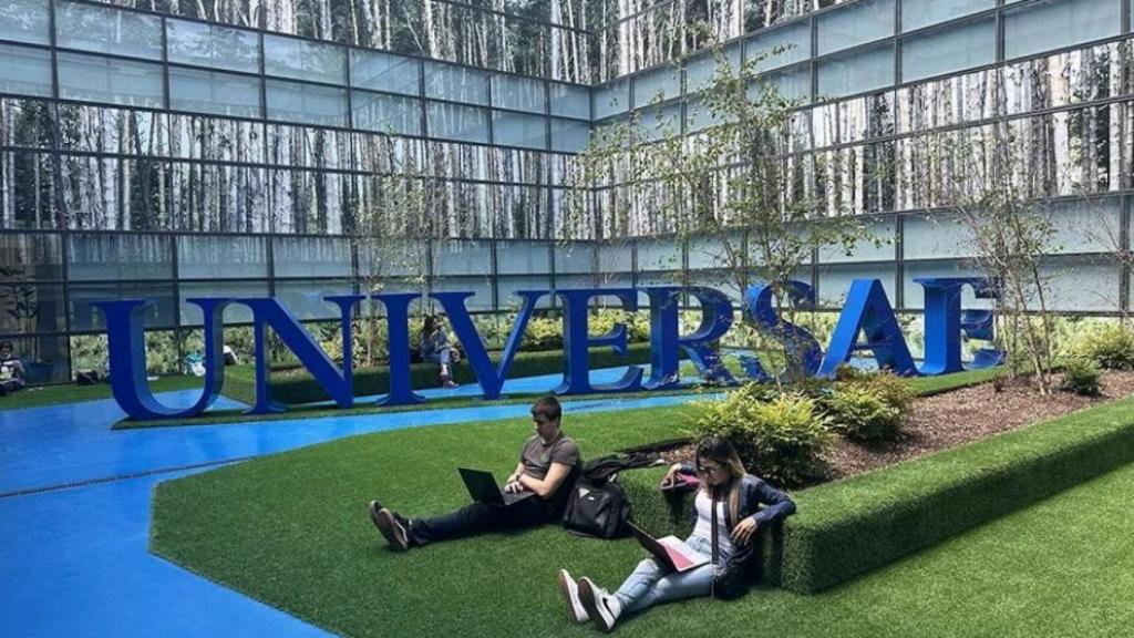 Universae. 