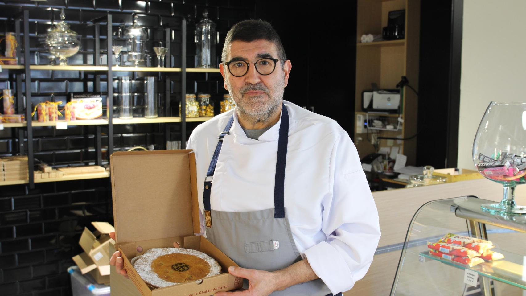 Pedro en la famosa confitería Gascón de Ferrol