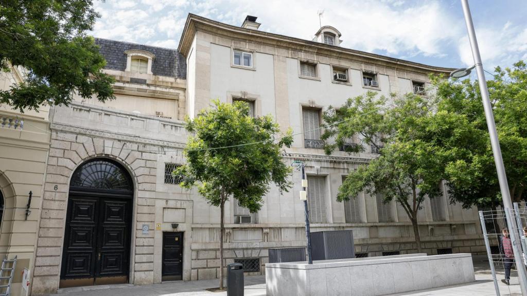 Imagen de la fachada del palacio.