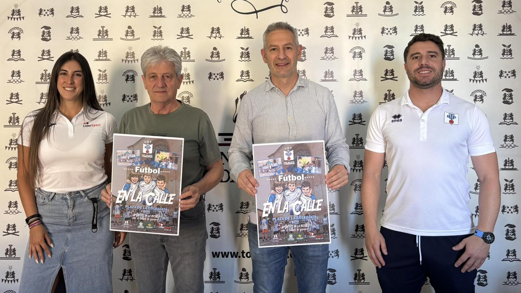 Presentación de la actividad 'Fútbol en la calle' con la presencia del alcalde de Toro, Carlos Rodríguez, organizada por la Unión Deportiva Toresana.