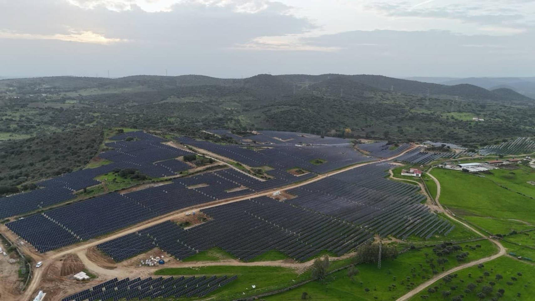Parque fotovoltaico construido por Negratin