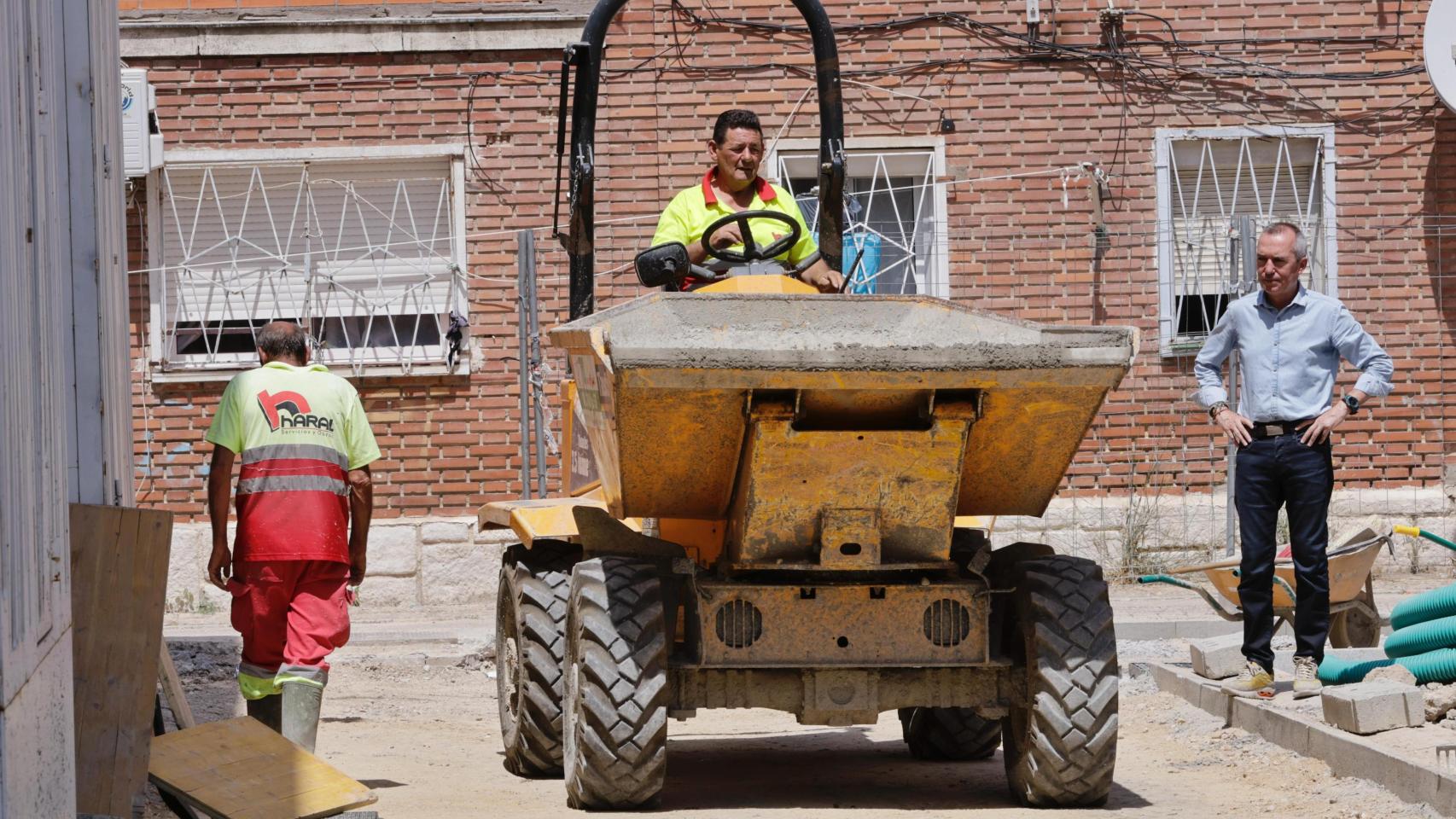 José Ignacio Zarandona, concejal de Urbanismo y Vivienda, visitando unas obras en Valladolid