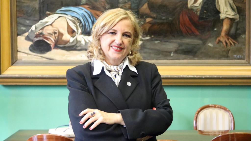 Rosa Bolea, rectora de la Universidad de Zaragoza, en su despacho