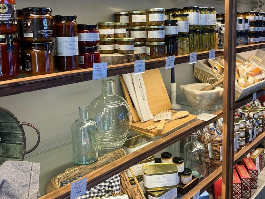 Conservas y mermeladas de la tienda de Doña Tomasa.