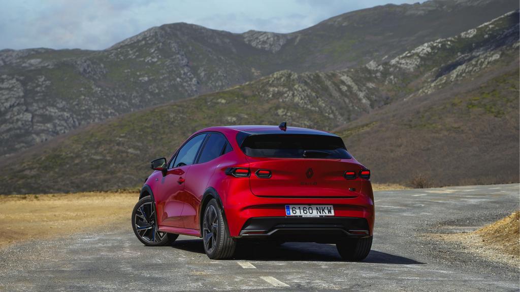 Vista tres cuartos trasera de la sexta generación del Renault Clio.