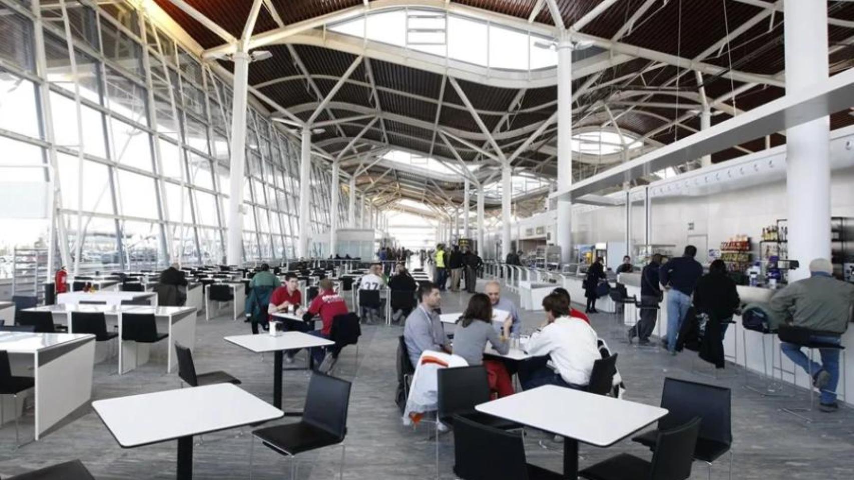 Interior del aeropuerto de Zaragoza.
