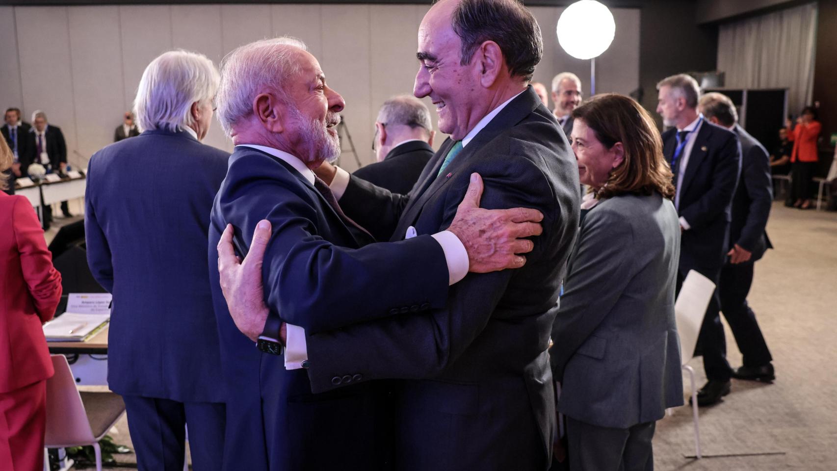 El presidente ejecutivo de Iberdrola, Ignacio Galán, con el presidente de Brasil, Luiz Inácio Lula da Silva
