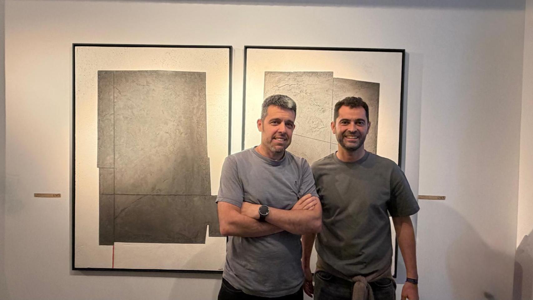 Óscar Cabana y Miguel Sánchez, durante la presentación de Casá en el espacio Vavava Haus de A Coruña