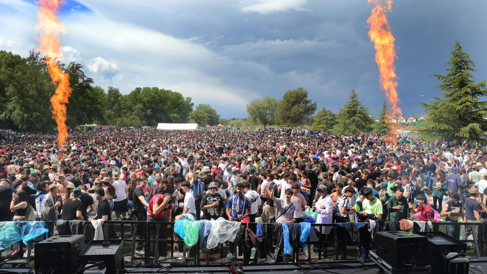 Fiesta de la ITA(Ingeniería Técnica Agraria) celebración para festejar al patrón de los estudiantes agrarios, San Isidro, concentra a más de 13.000 jóvenes el parque Ribera Sur de Palencia