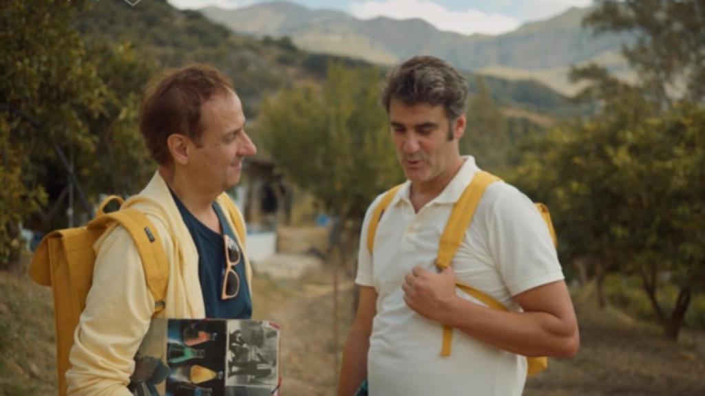 Jesulín de Ubrique junto a Albert Espinosa en el programa 'De camino a casa'.
