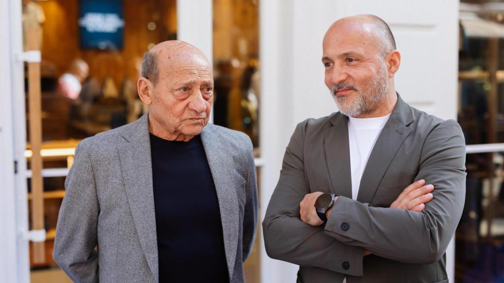 Félix Bellido con Alberto Bellido, el director del proyecto de retail.