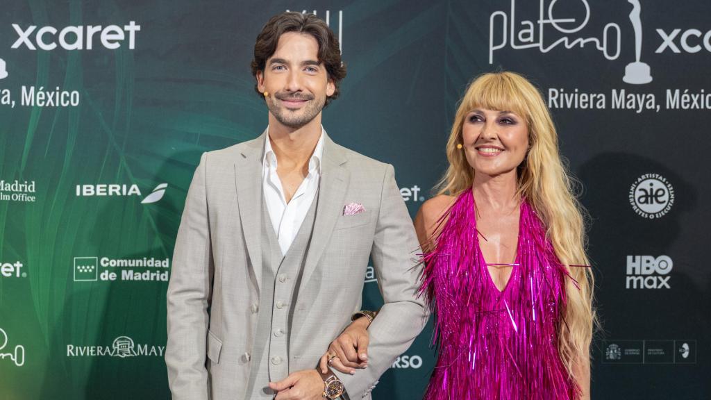 Cayetana Guillén Cuervo y Carlos Torres en la ceremonia inaugural de los Premios Platino 2026.