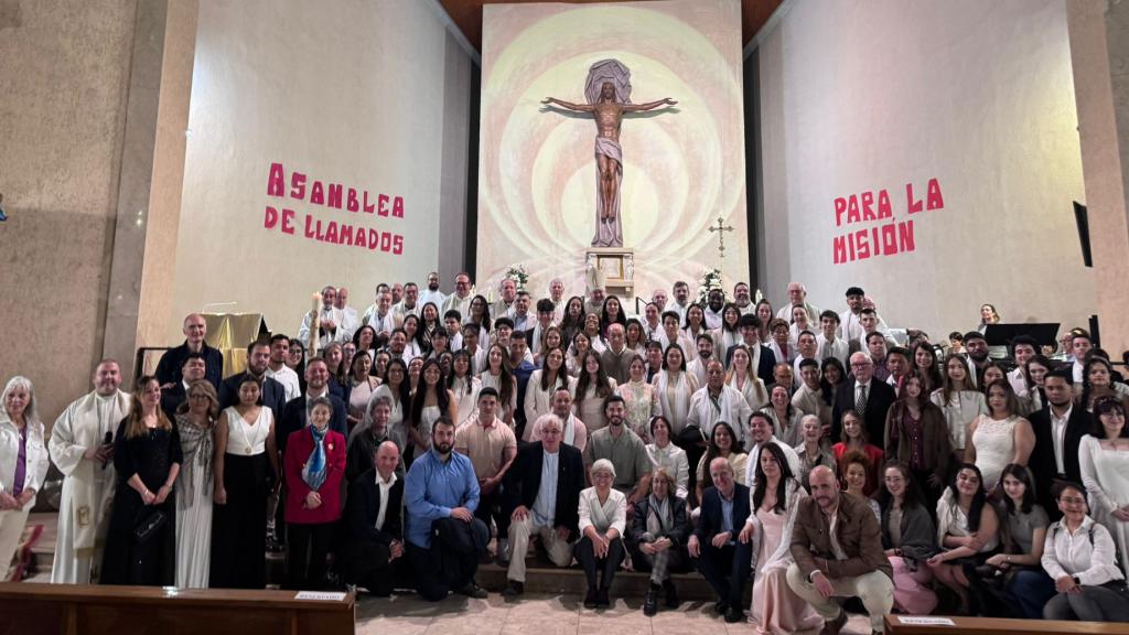 Los adultos que han recibido los sacramentos de iniciación cristiana este sábado en Zaragoza.