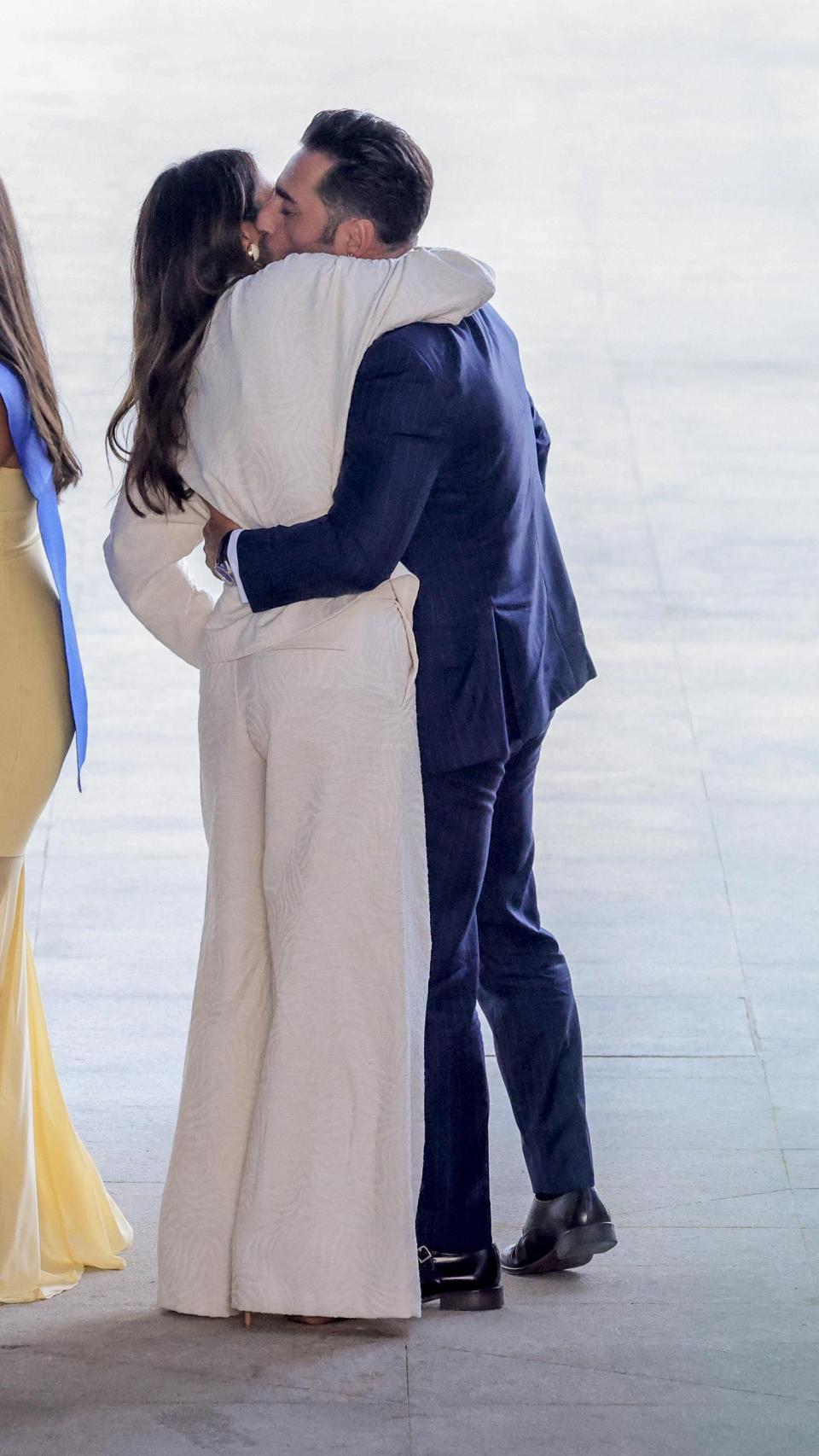 El abrazo de Paula y David.