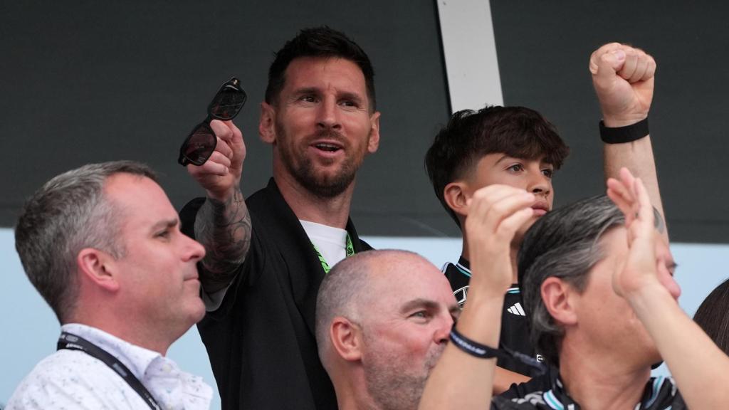 Leo Messi y su hijo Thiago asisten a una carrera de F1 en Miami