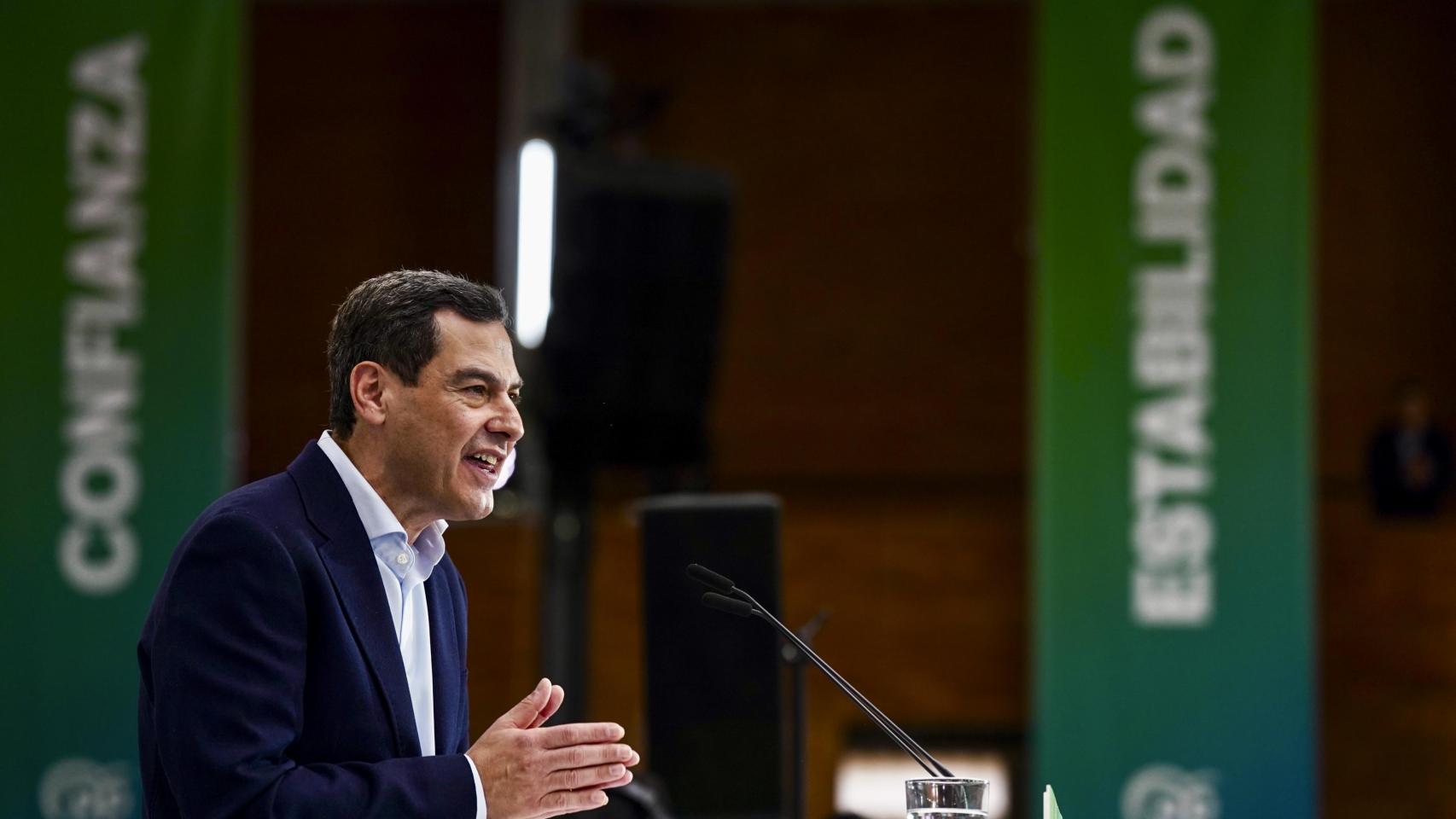Juanma Moreno en el mitin celebrado este domingo en Málaga.