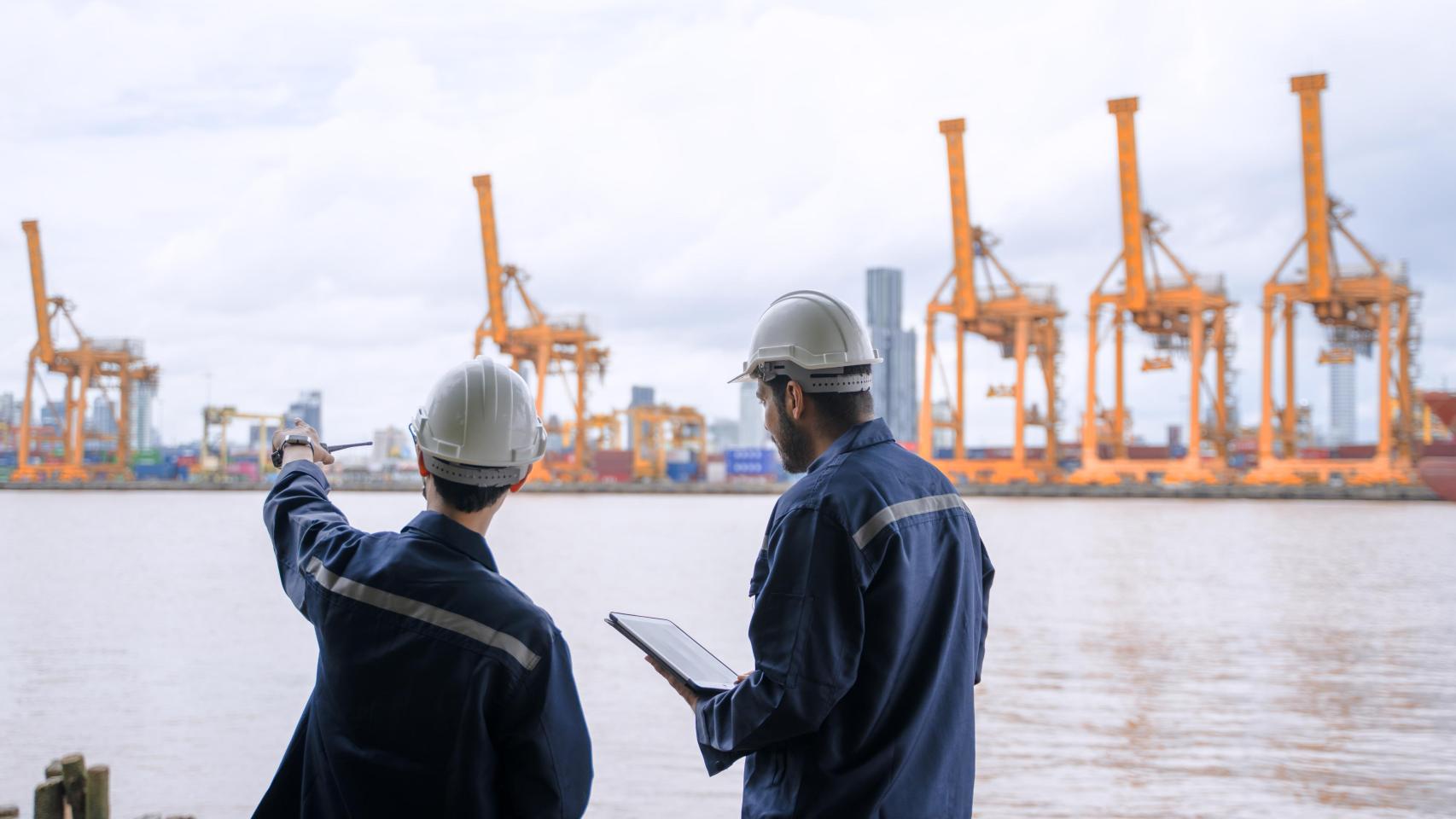Trabajadores portuarios.