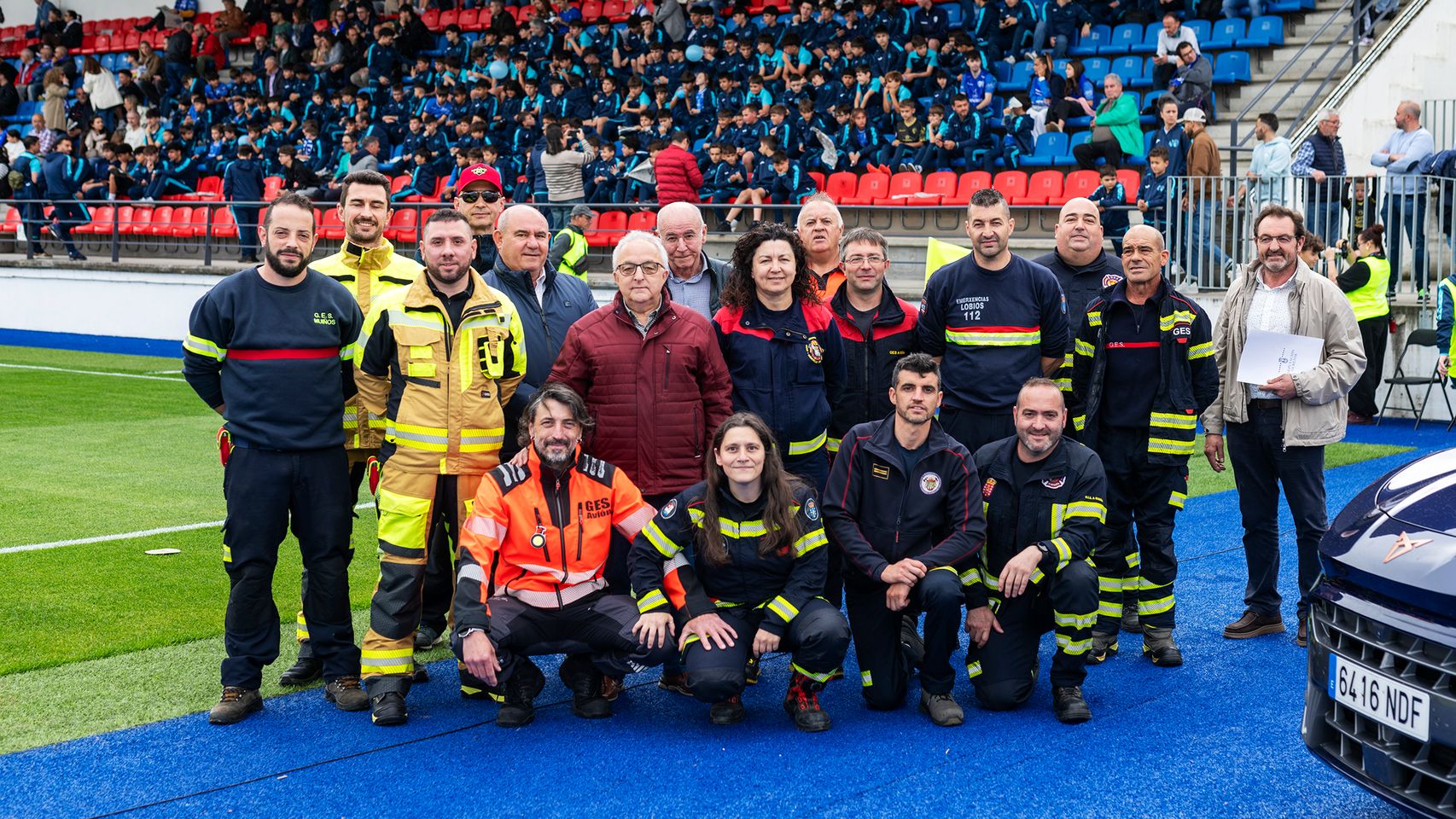Ourense recibe el material contra incendios recaudado por el Celta de Vigo y jugadores ourensanos. 