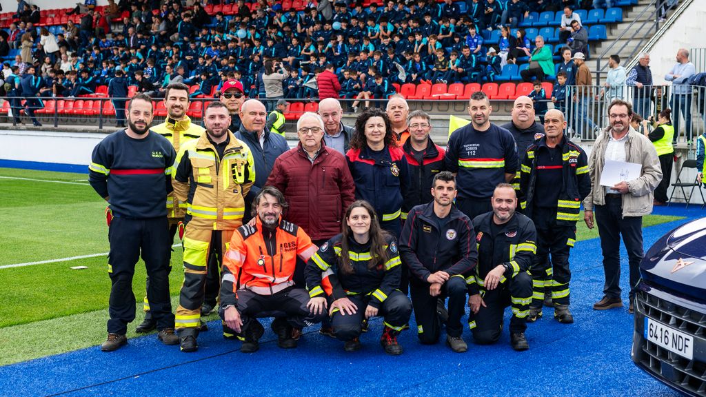 Ourense recibe el material contra incendios recaudado por el Celta de Vigo y jugadores ourensanos. 