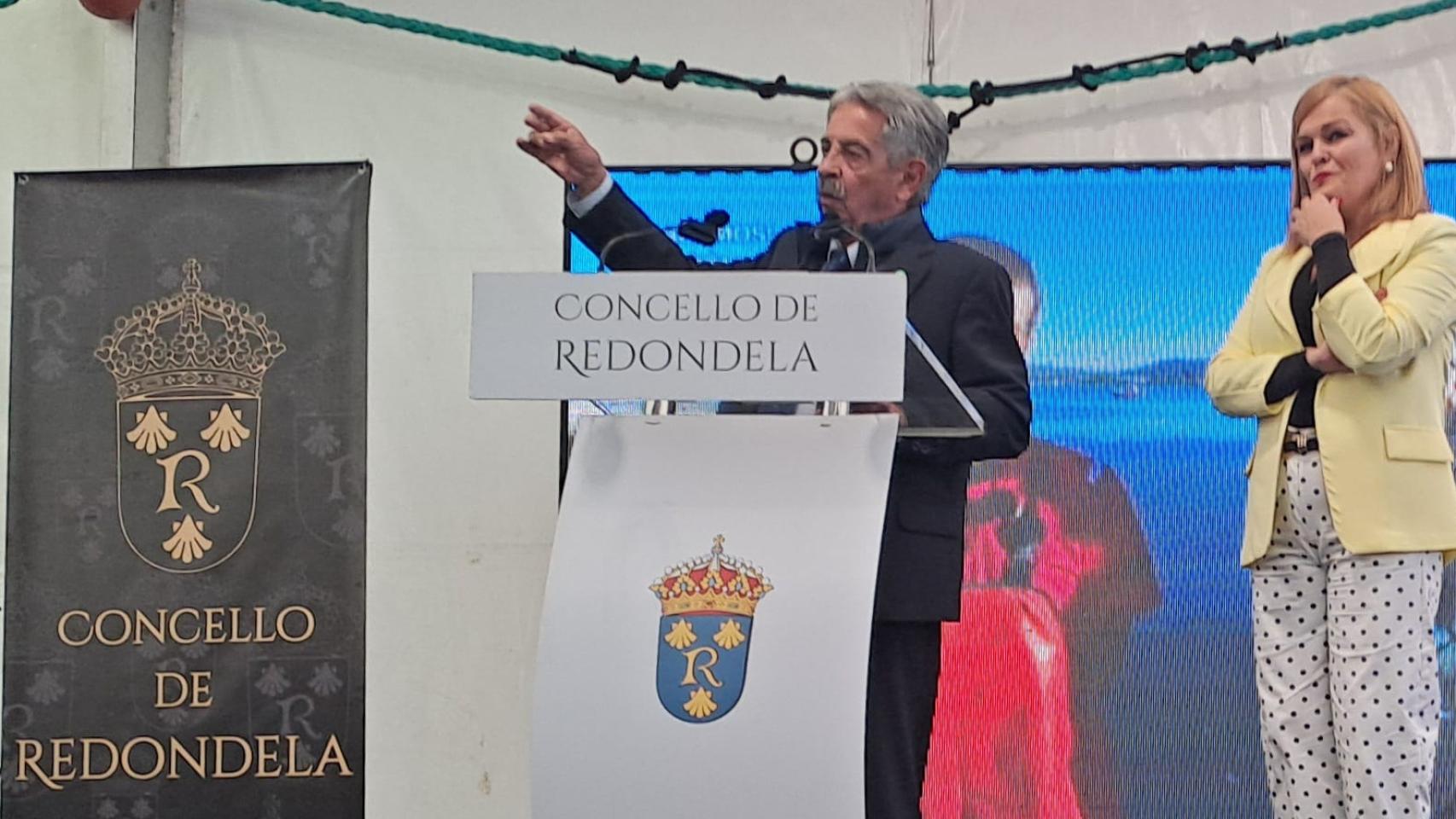 Miguel Ángel Revilla, pregonero en Redondela. 