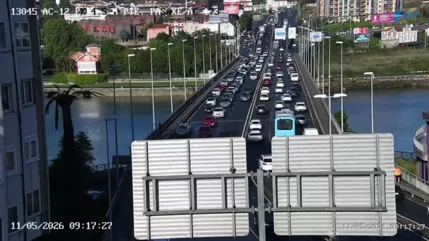 Tres vehículos implicados en un accidente en la AC-11 de A Coruña, a la altura de A Pasaxe