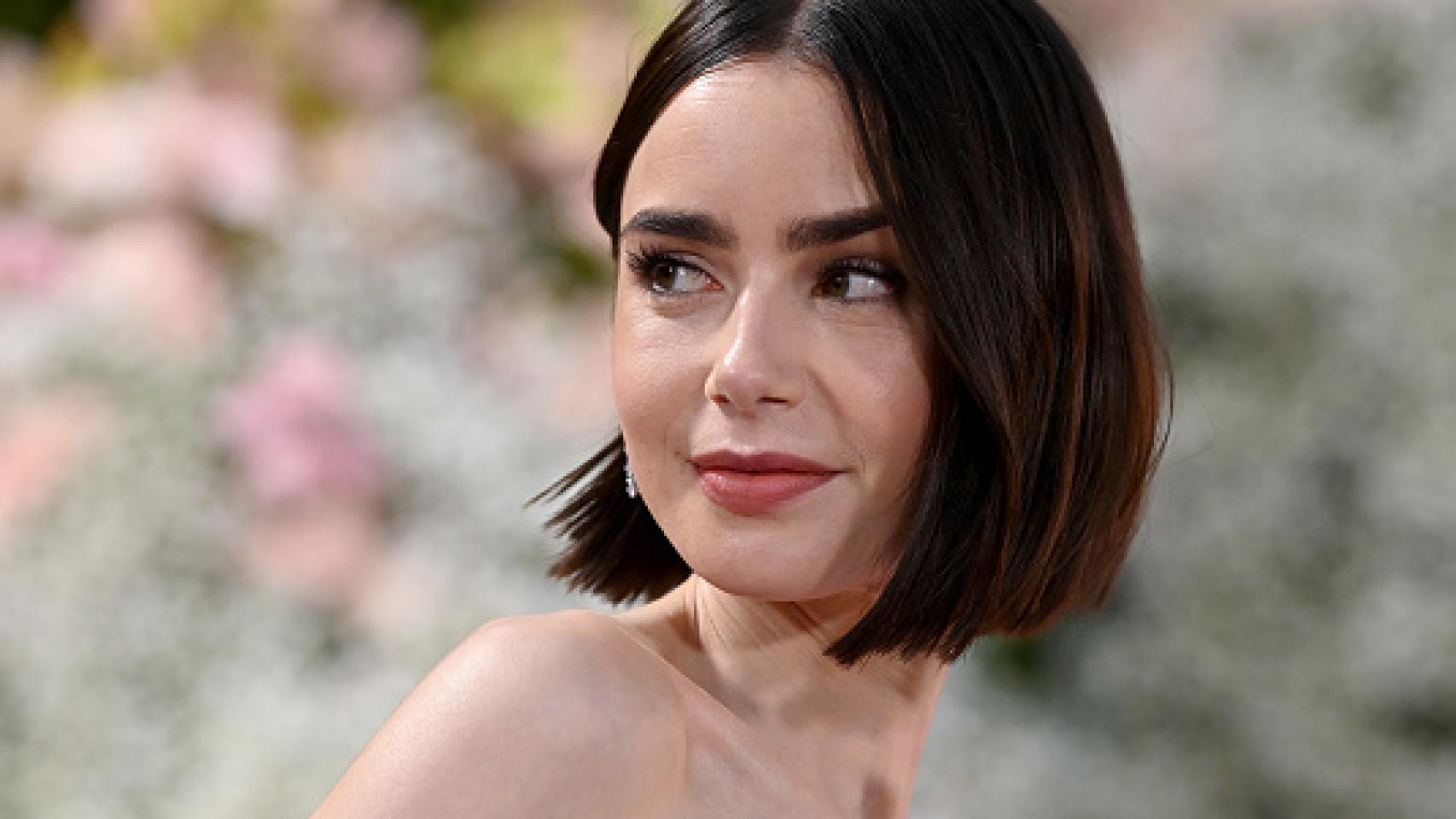 Lilly Collins.
