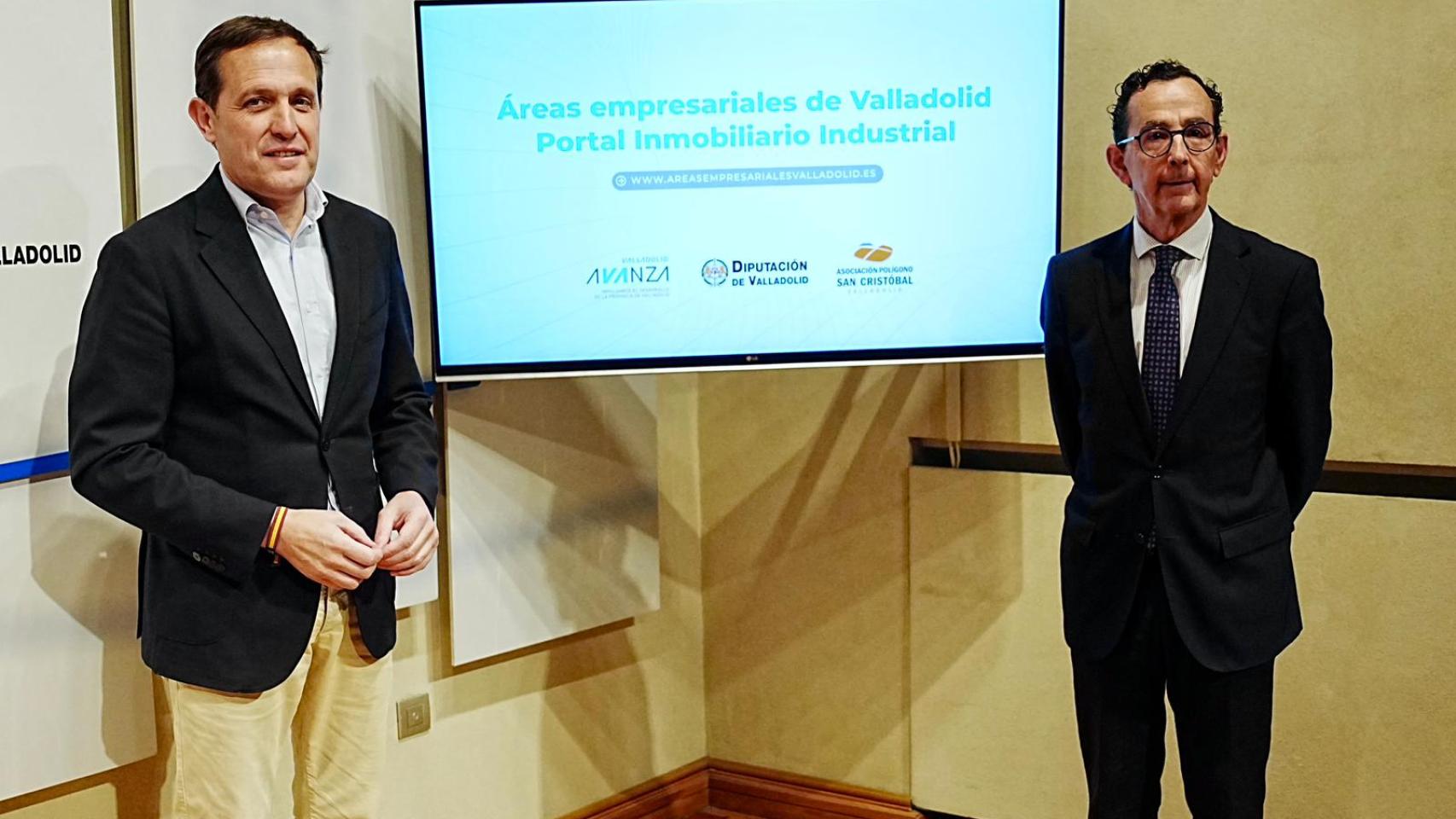 Conrado Íscar y Jorge Valentín-Gamazo presentando la nueva web
