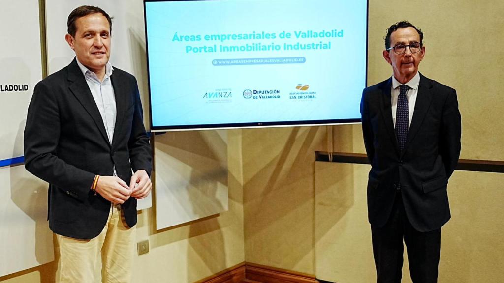 Conrado Íscar y Jorge Valentín-Gamazo presentando la nueva web