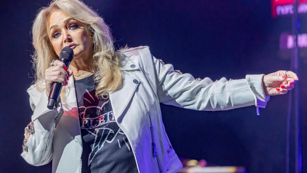 Bonnie Tyler en uno de sus últimos conciertos.
