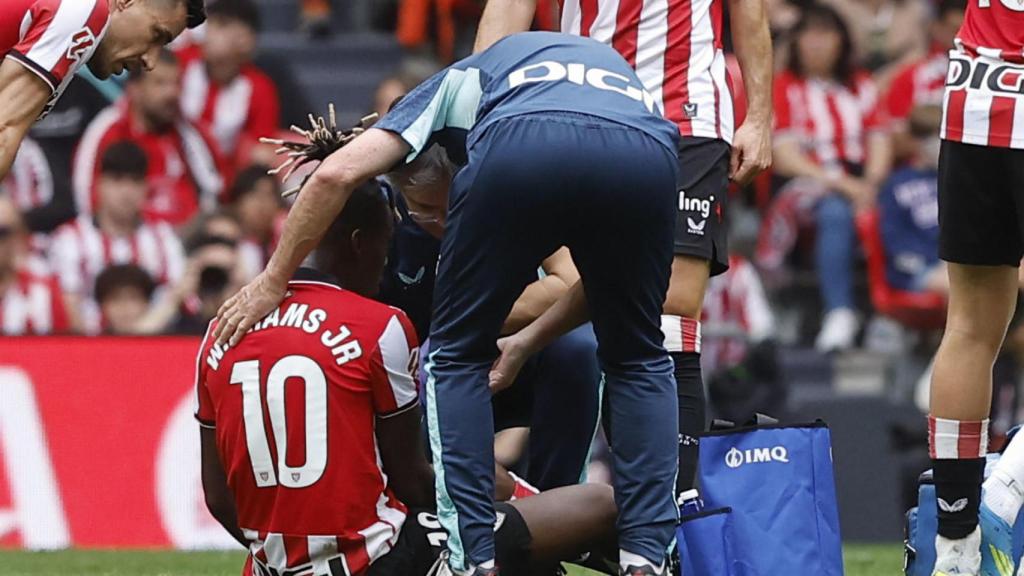 Nico Williams, tras lesionarse en el partido contra el Valencia