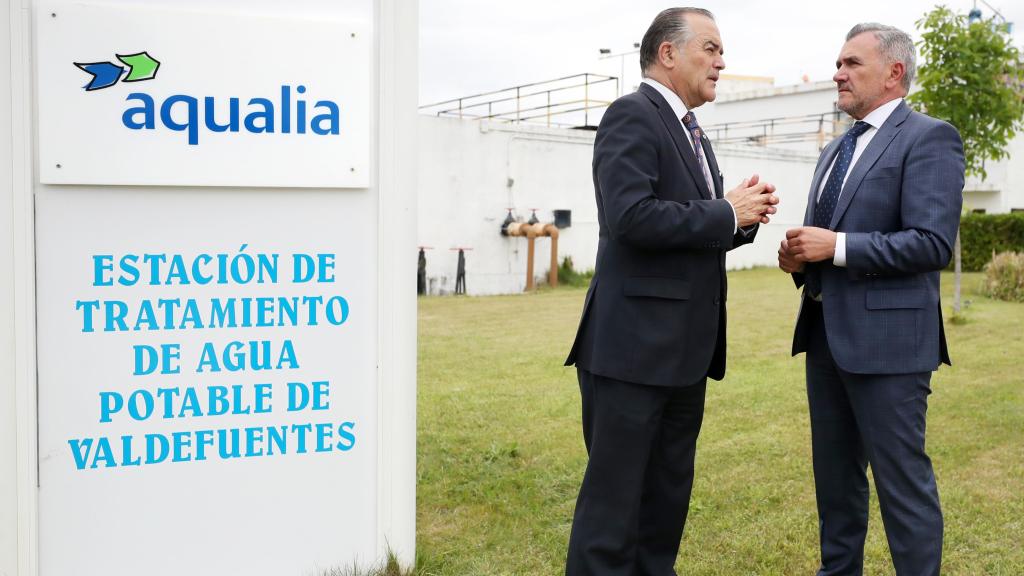 José Julián Gregorio, alcalde de Talavera de la Reina y Matías Loarces, director de Zona I de Aqualia.