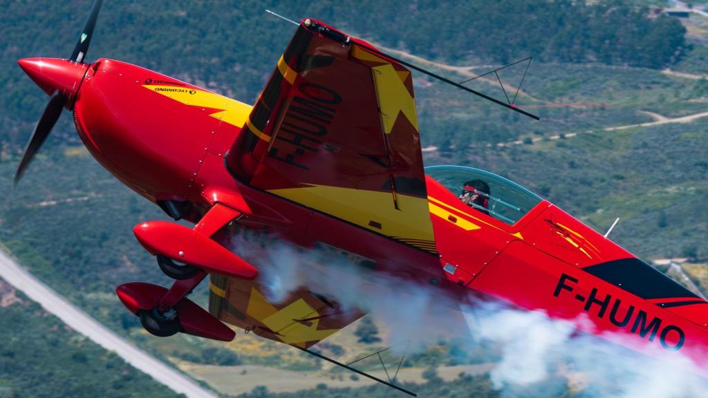 Camilo Benito y su Extra 300SC