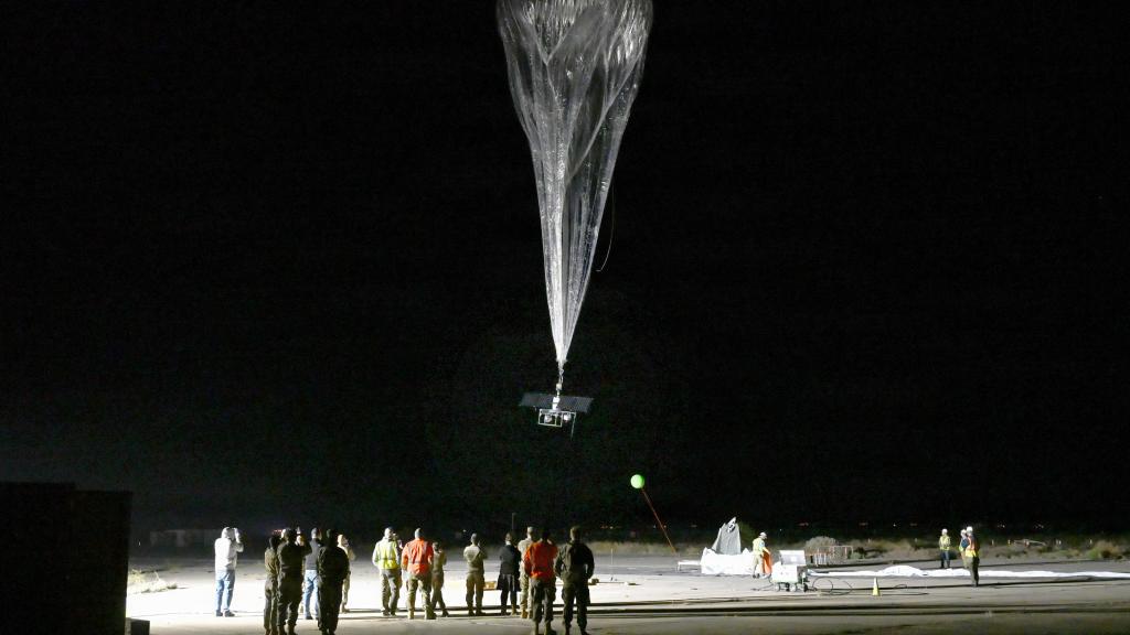 Despegue de un globo por parte del US Army en California