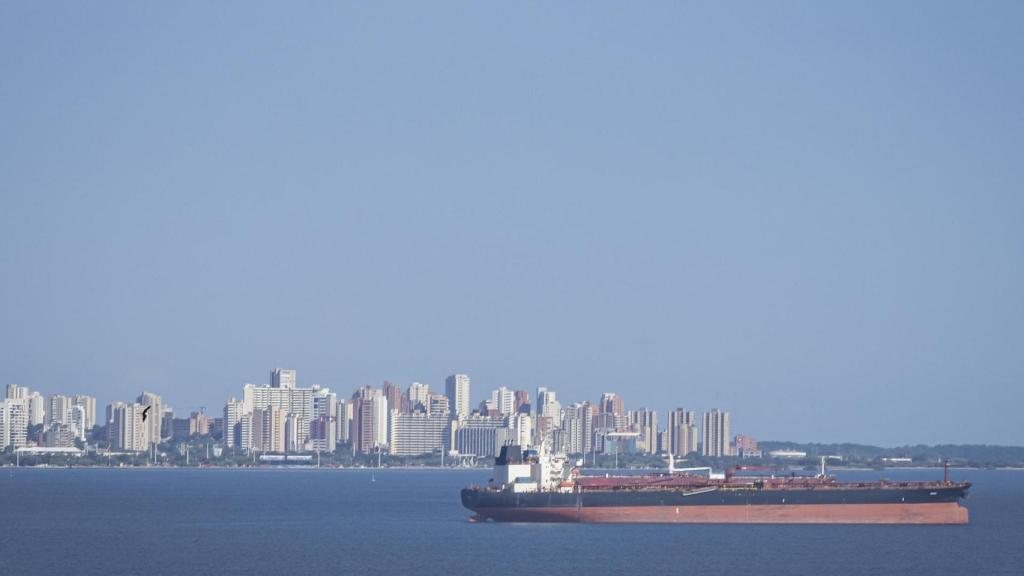 Petrolero frente a las costas de EEUU.