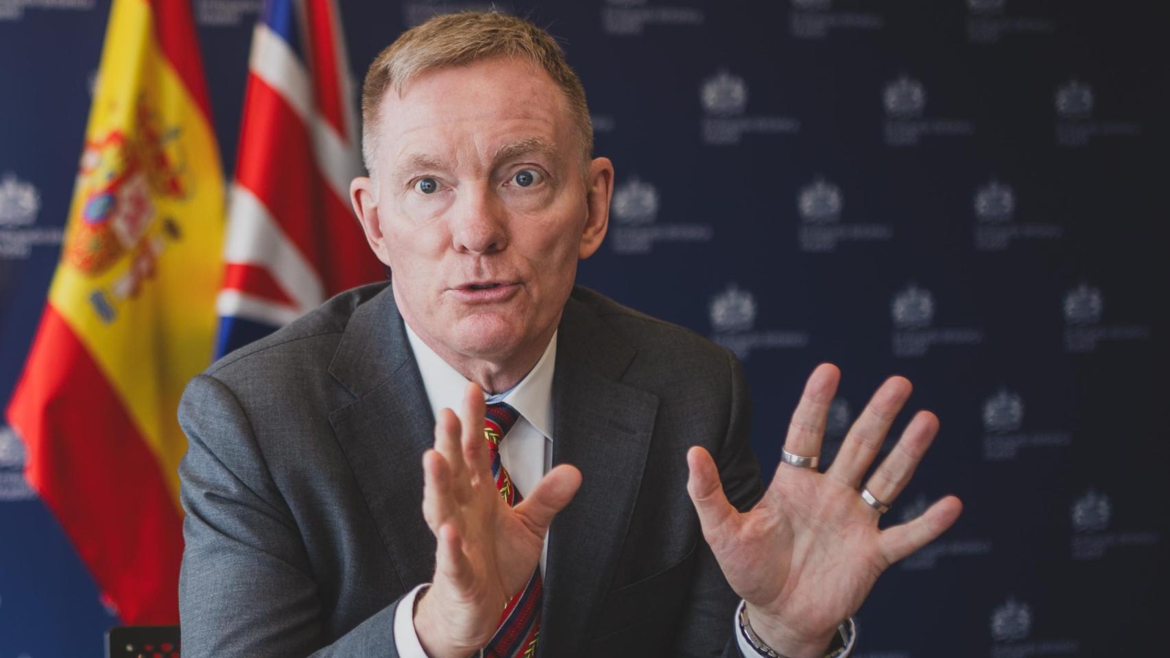 El secretario de Comercio de Reino Unido, Chris Bryant, durante la entrevista con EL ESPAÑOL-Invertia.