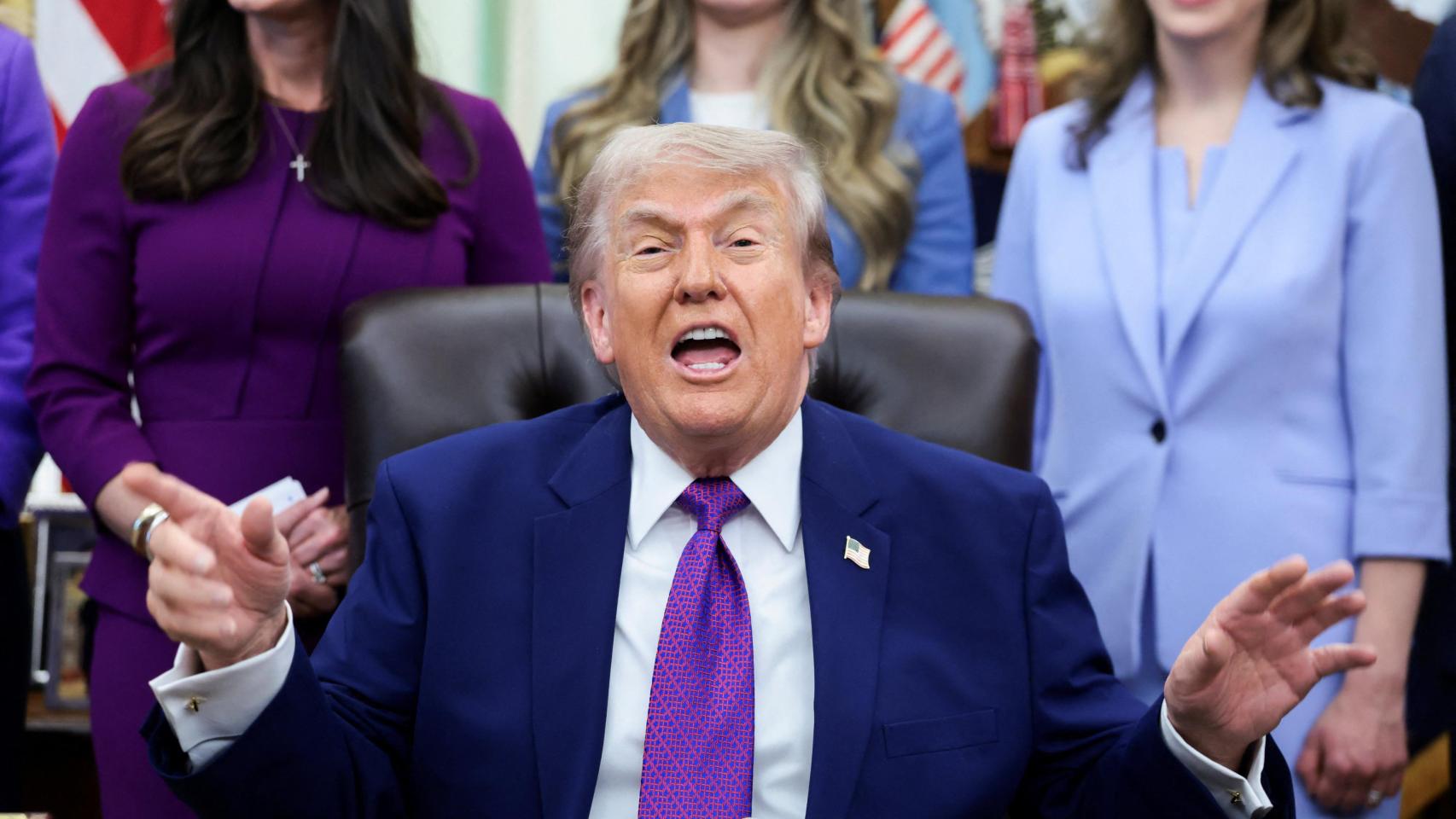 El presidente de EEUU, Donald Trump, este lunes en el Despacho Oval.