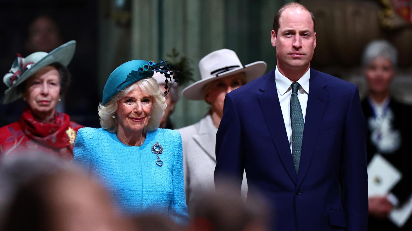 La reina Camilla y el príncipe Guillermo.