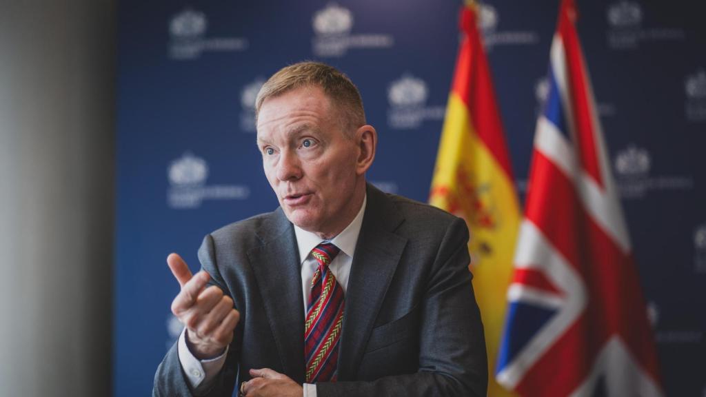 El secretario de Comercio de Reino Unido, Chris Bryant, durante su entrevista con EL ESPAÑOL-Invertia.