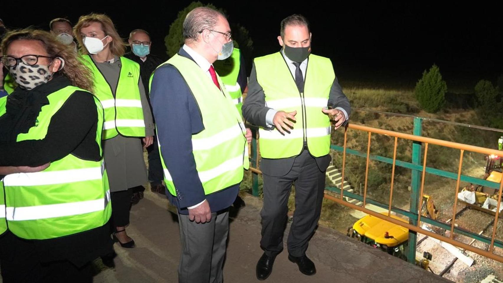 Parte de la delegación que acompañó a Ábalos en su acto oficial en Teruel, encabezada por el entonces presidente Javier Lambán.