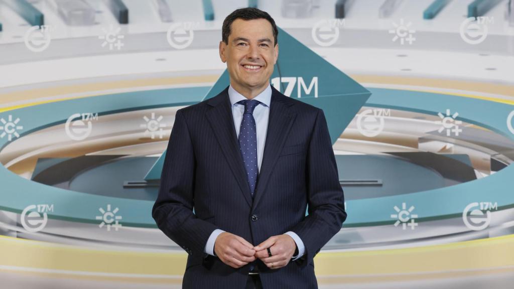 Juanma Moreno, a su llegada al debate en Canal Sur.