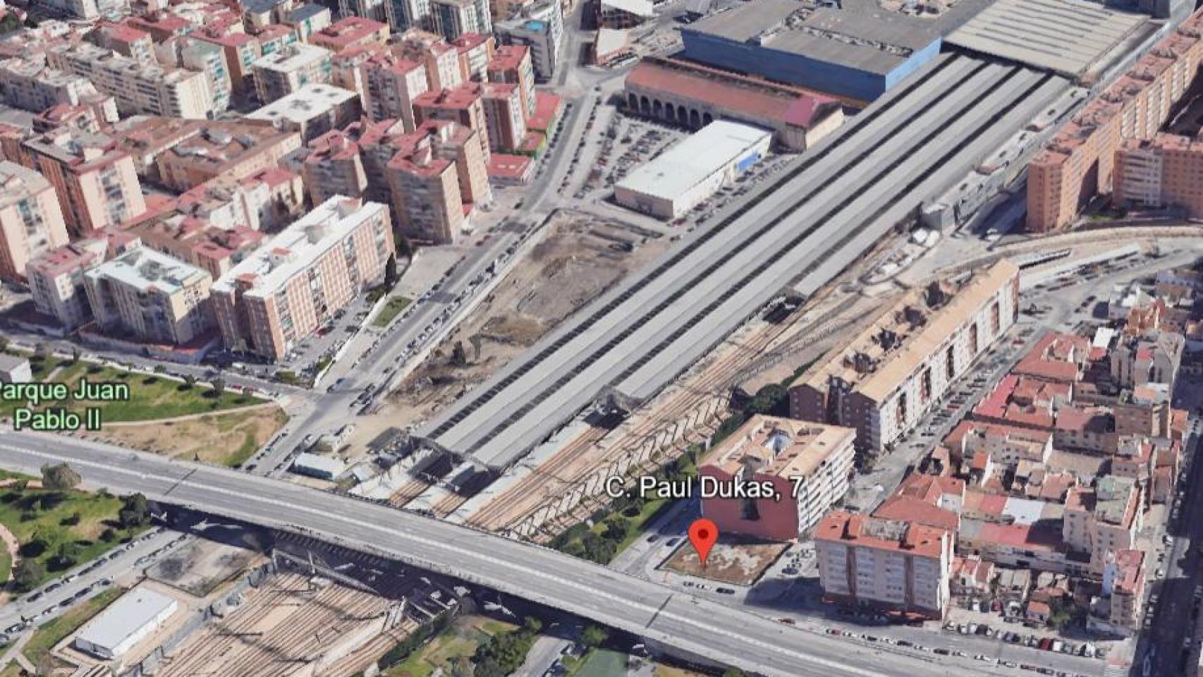 Vista de la parcela sobre la que se proyecta el nuevo edificio de apartamentos turísticos.